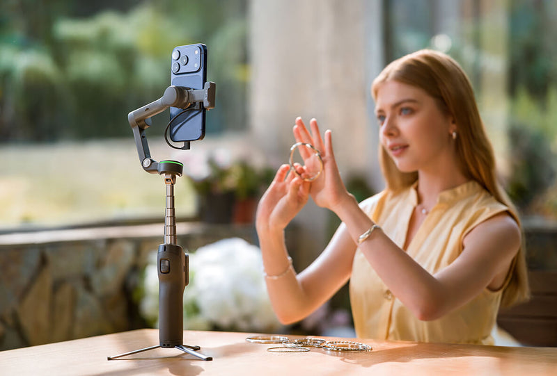 Osmo Mobile 8P is built to last, offering up to 10 hours [5] of operating time, so it supports your recording and creative pursuits all day long.